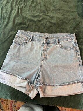 American Eagle Relaxed Shorts